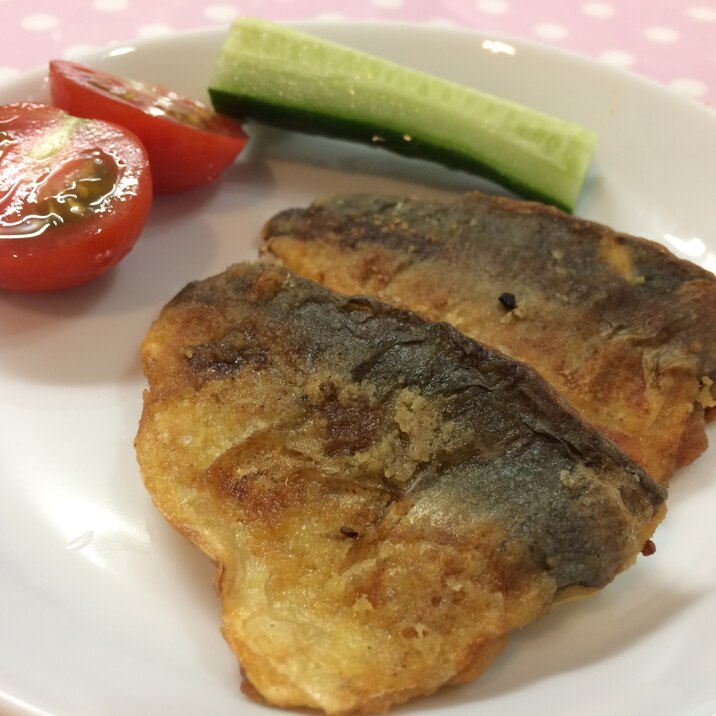 カリッと香る★サバのカレー風味ソテー